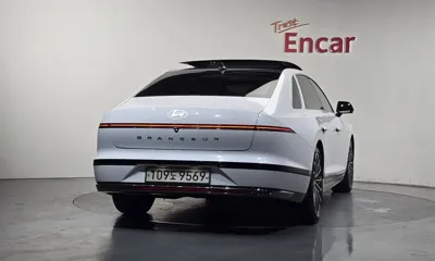 Hyundai Grandeur 2023, 30803 км, за 25696.09 USD