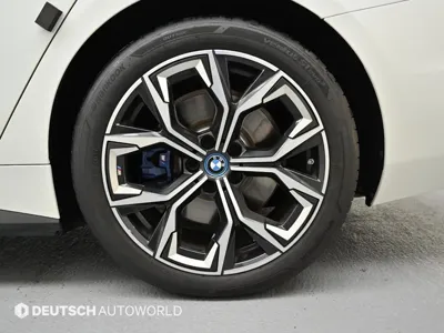 BMW i4 2024, 21476 км, за 34388.6 USD