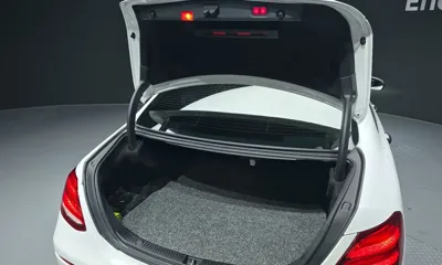 Mercedes-Benz E-Class 2017, 75589 км, за 16451.93 USD - фото 20