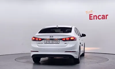Hyundai Avante 2017, 97202 км, за 6707.04 USD