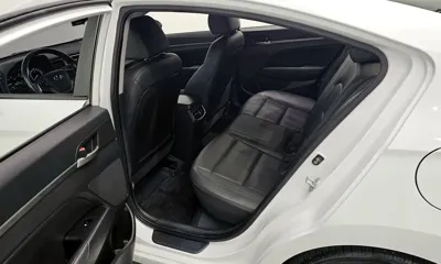 Hyundai Avante 2017, 97202 км, за 6700.5 USD - фото 12