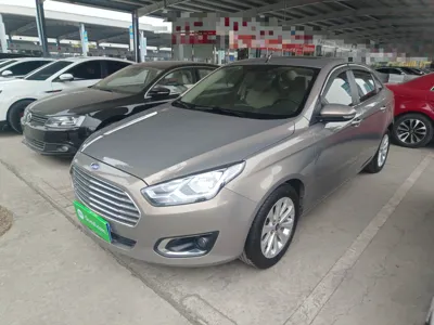 Ford Escort · 2015 год