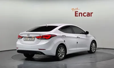 Hyundai Avante 2015, 69245 км, за 4266.77 USD
