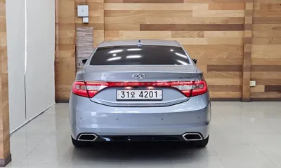 Hyundai Grandeur 2015, 230751 км, за 2644.11 USD