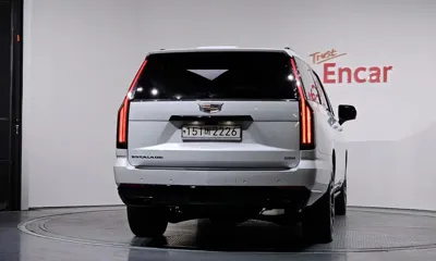 Cadillac Escalade 2025, 5888 км, за 111331.34 USD