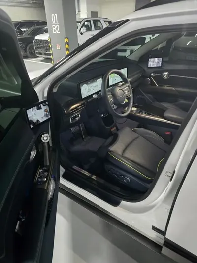 Genesis GV60 2025, 40000 км, за 34583.62 USD