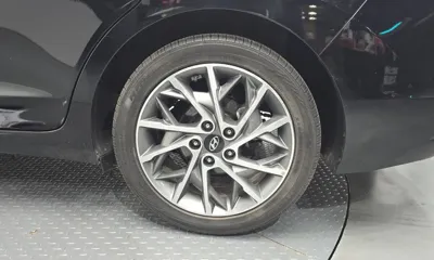 Hyundai Avante 2019, 62330 км, за 6874.67 USD - фото 21