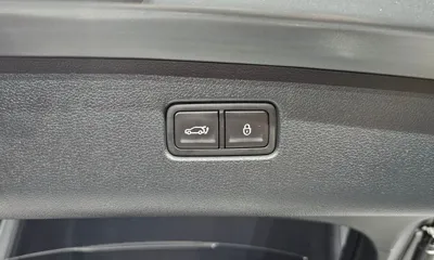 Genesis GV70 2024, 38522 км, за 24944.2 USD - фото 29