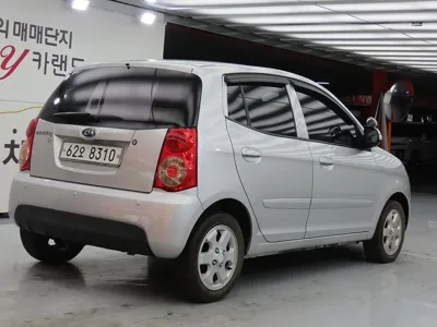 Kia Morning 2009, 121322 км, за 984.64 USD