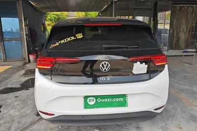 Volkswagen ID.3 2024, 18400 км, за 15463 USD
