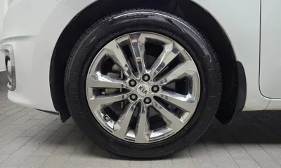 Kia Canival 2017, 101780 км, за 8782.21 USD