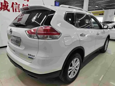 Nissan X-Trail 2015, 114500 км, за 5591.42 USD