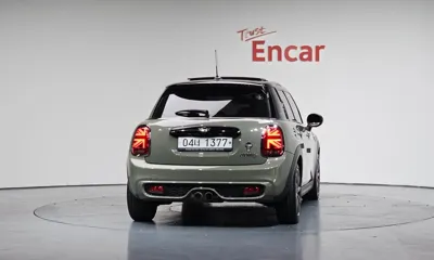MINI Cooper 2019, 63902 км, за 13022.89 USD