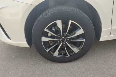 Roewe ei5 2021, 10300 км, за 11602 USD - фото 10