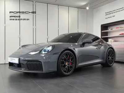 Porsche 911 · 2025 год