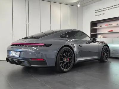 Porsche 911 2025, 5454 км, за 159968.38 USD