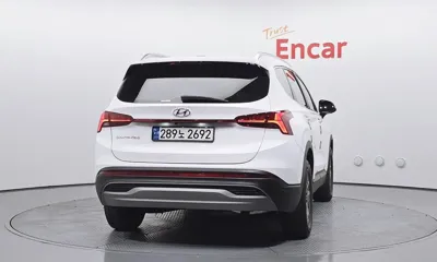 Hyundai Santafe 2023, 31561 км, за 19470.18 USD