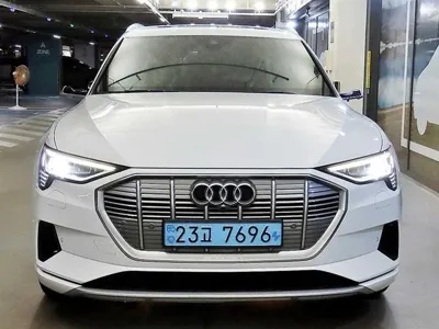 Audi e-tron · 2022 год