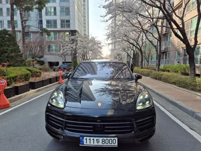 Porsche Cayenne 2023, 46000 км, за 64658 USD