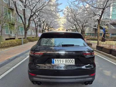 Porsche Cayenne 2023, 46000 км, за 64658 USD