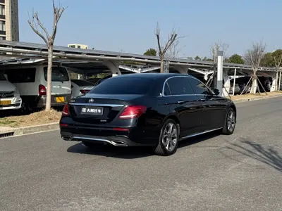 Mercedes-Benz E-Class 2019, 130000 км, за 26850.95 USD