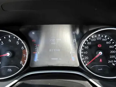 Jeep Compass 2019, 96996 км, за 7280.76 USD - фото 9