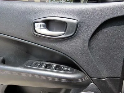 Jeep Compass 2019, 96996 км, за 7280.76 USD - фото 11
