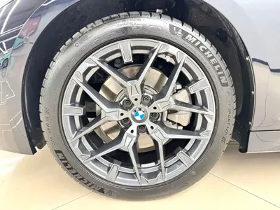 BMW 3 Series 2025, 18000 км, за 20570.53 USD - фото 7