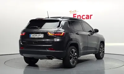 Jeep Compass 2022, 64877 км, за 14873.09 USD