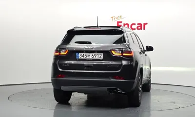 Jeep Compass 2022, 64877 км, за 14873.09 USD