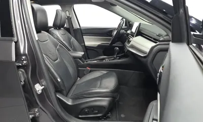 Jeep Compass 2022, 64877 км, за 14873.09 USD - фото 11