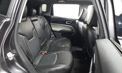Jeep Compass 2022, 64877 км, за 14873.09 USD - фото 12