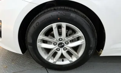 Kia K5 2015, 175931 км, за 3872.92 USD