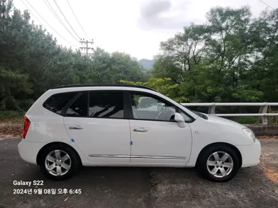 Kia Carens 2008, 126128 км, за 2537.08 USD
