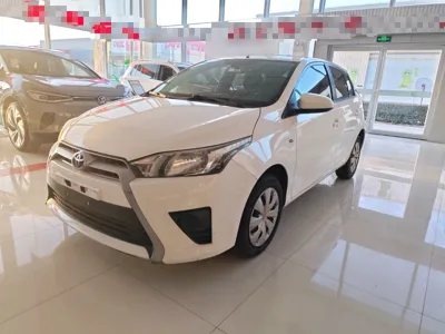 Toyota Yaris · 2015 год
