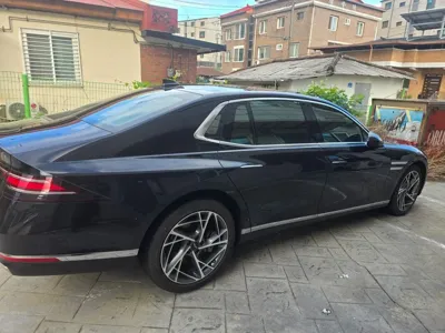 Genesis G90 2022, 30021 км, за 20984.2 USD