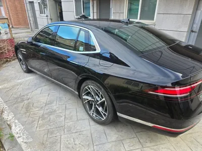 Genesis G90 2022, 30021 км, за 20984.2 USD