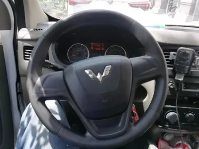 Wuling Rongguang V