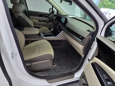 Kia Canival 2021, 130585 км, за 13609.42 USD