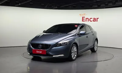 Volvo V40 · 2014 год