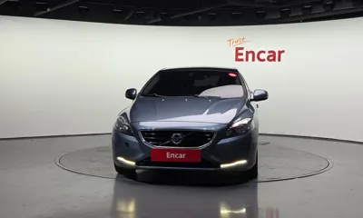 Volvo V40 2014, 77612 км, за 3298.52 USD