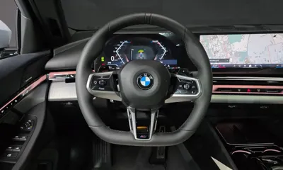 BMW 5-Series 2025, 2086 км, за 50726.03 USD - фото 14