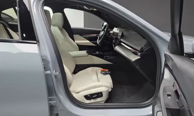 BMW 5-Series 2025, 2086 км, за 50726.03 USD - фото 26