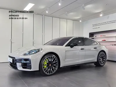 Porsche Panamera · 2025 год