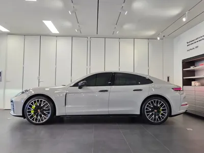 Porsche Panamera 2025, 4242 км, за 132247.63 USD - фото 6