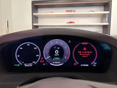 Porsche Panamera 2025, 4242 км, за 132247.63 USD - фото 8