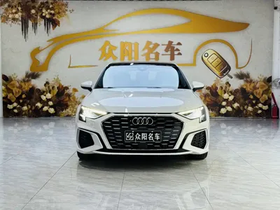 Audi A3 2024, 32000 км, за 19687.67 USD