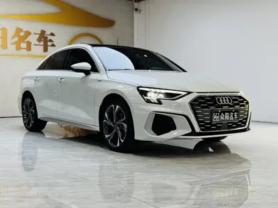 Audi A3 2024, 32000 км, за 19687.67 USD