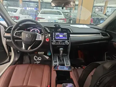 Honda Civic 2020, 35400 км, за 9314.12 USD - фото 10