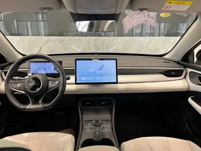 BYD Seal 05 DM-i 2025, 11700 км, за 10711.98 USD